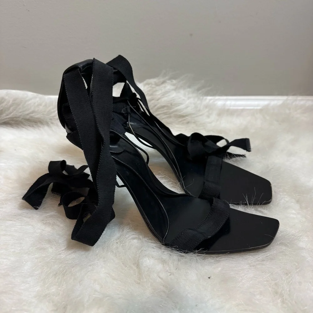 Gucci Tom Ford Era 2002 Fall/Winter Runway Lace Up Wrap Heel Sandals 9.5